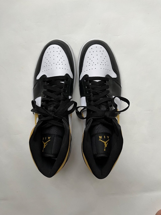 Jordan 1 Mid main image 4
